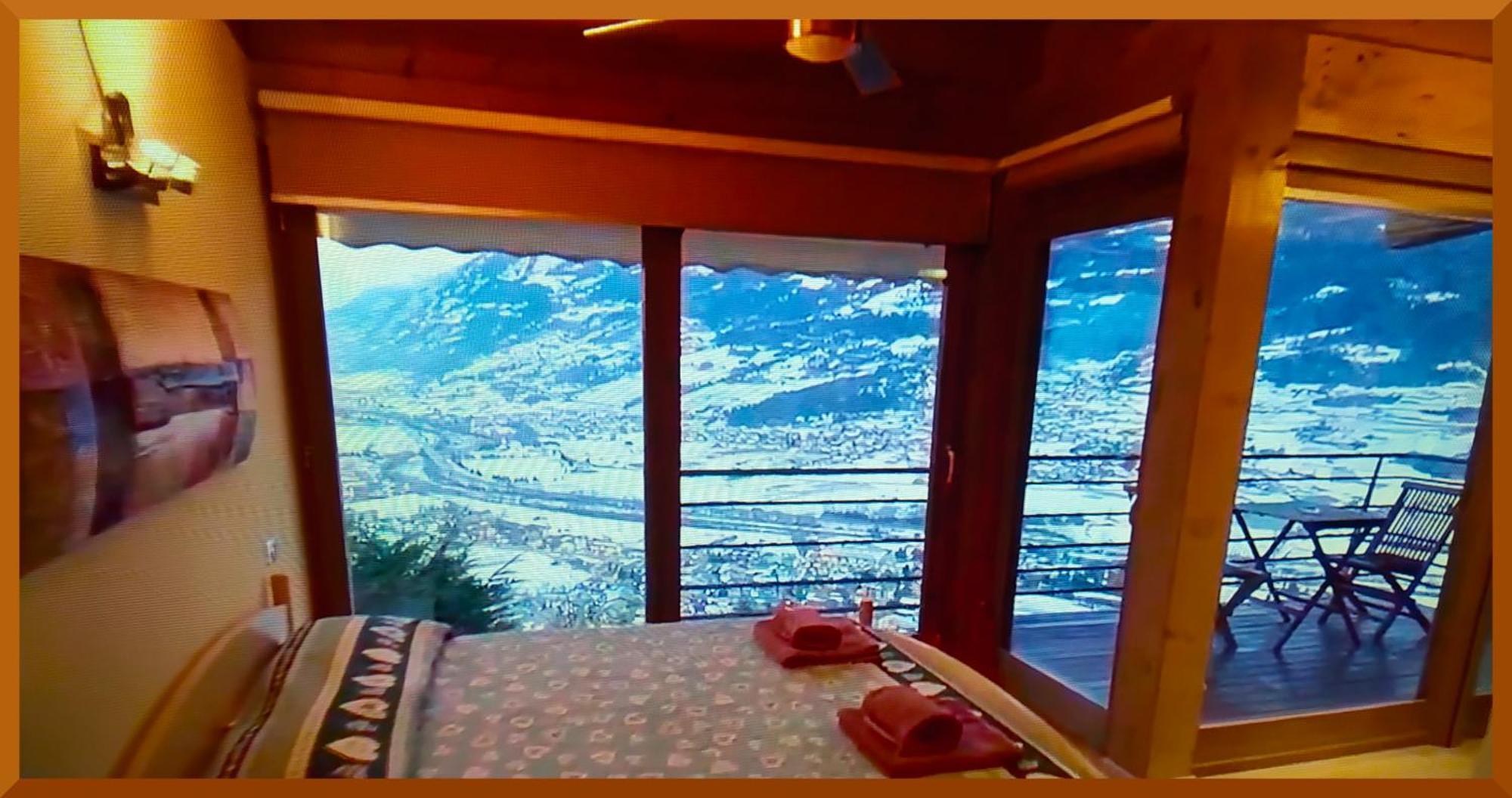 Atmosfera E Vista Mozzafiato Chalets Aosta Oda fotoğraf