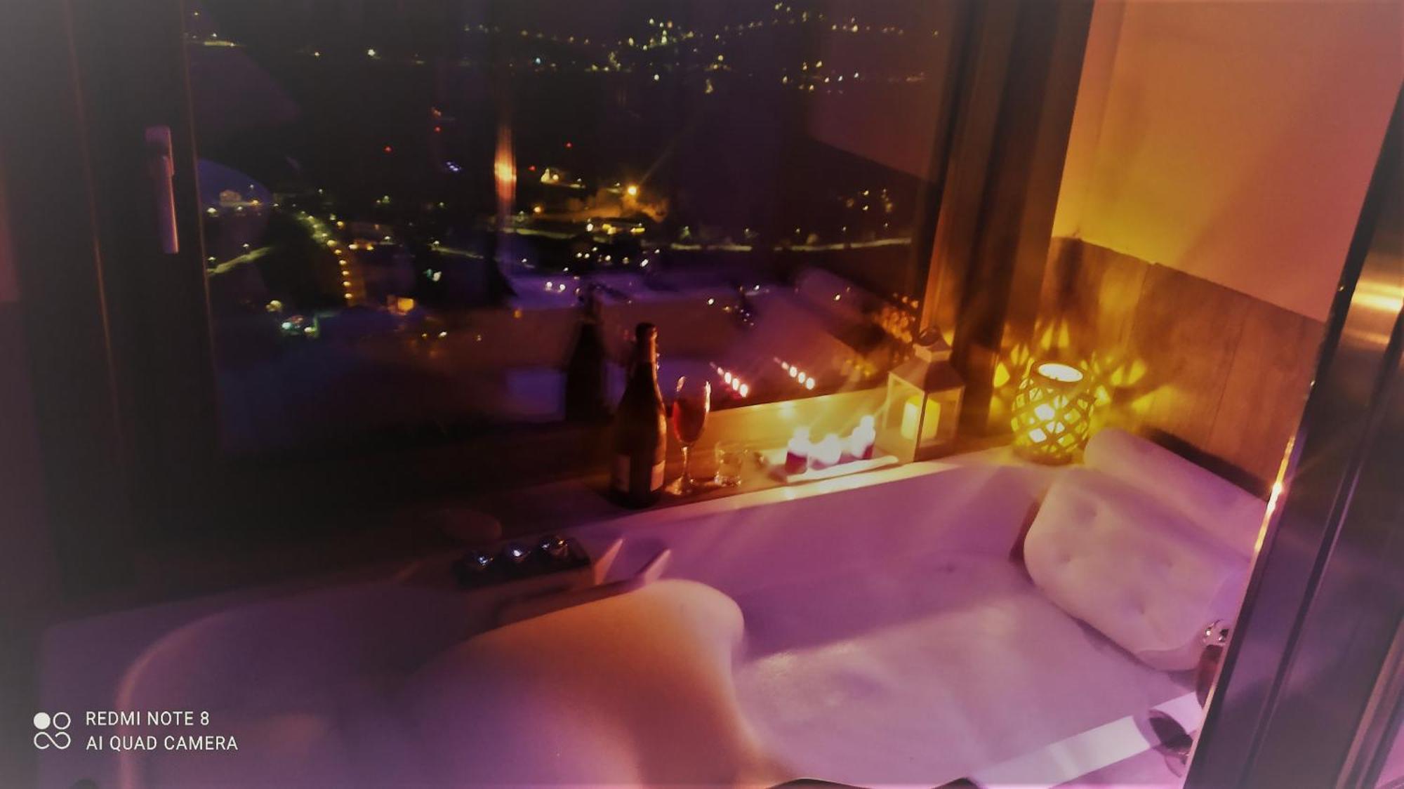 Atmosfera E Vista Mozzafiato Chalets Aosta Oda fotoğraf